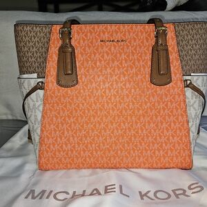 Michael Kors Voyager East West Tote